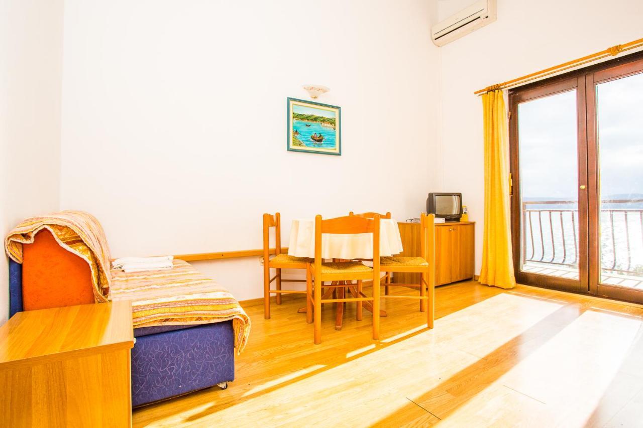 Apartmani Pava Omis Bagian luar foto
