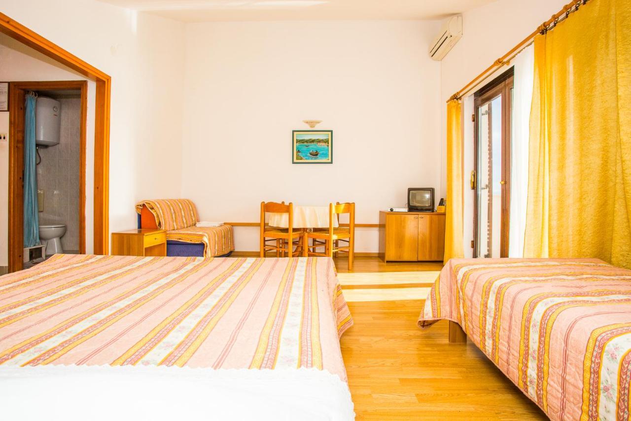 Apartmani Pava Omis Bagian luar foto
