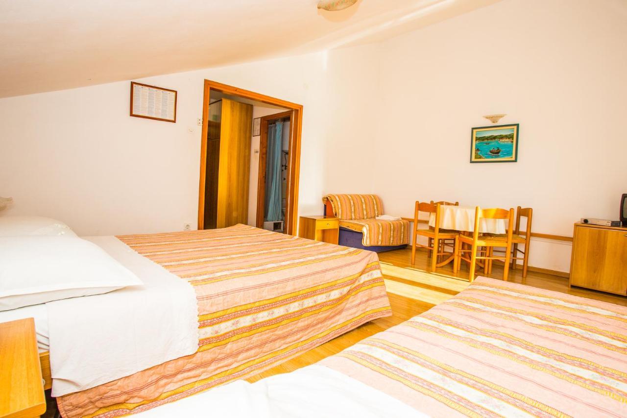Apartmani Pava Omis Bagian luar foto